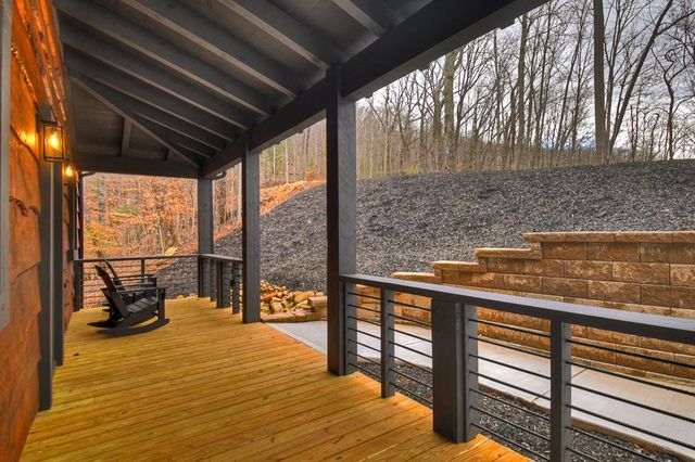 395 Pontoosuc Drive, Mineral Bluff, GA 30559