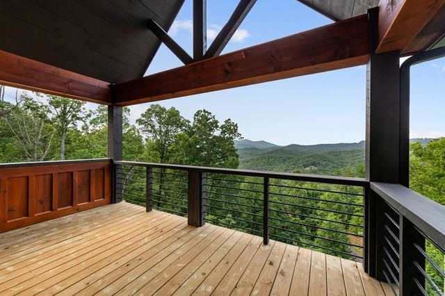 395 Pontoosuc Drive, Mineral Bluff, GA 30559