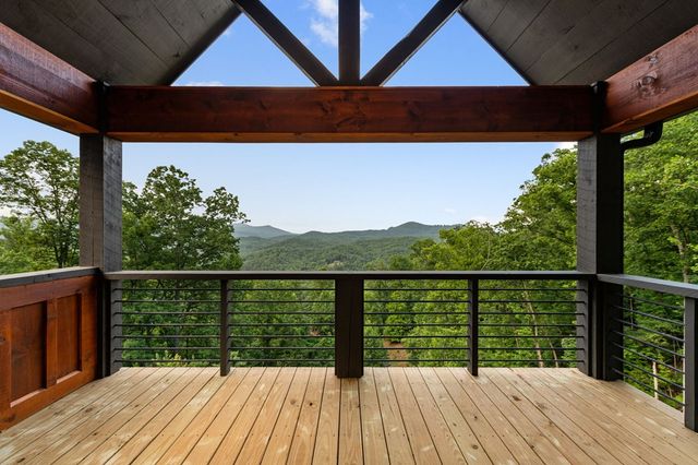 395 Pontoosuc Drive, Mineral Bluff, GA 30559