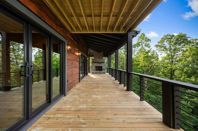 395 Pontoosuc Drive, Mineral Bluff, GA 30559