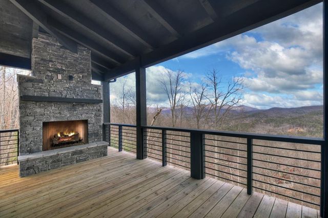 395 Pontoosuc Drive, Mineral Bluff, GA 30559