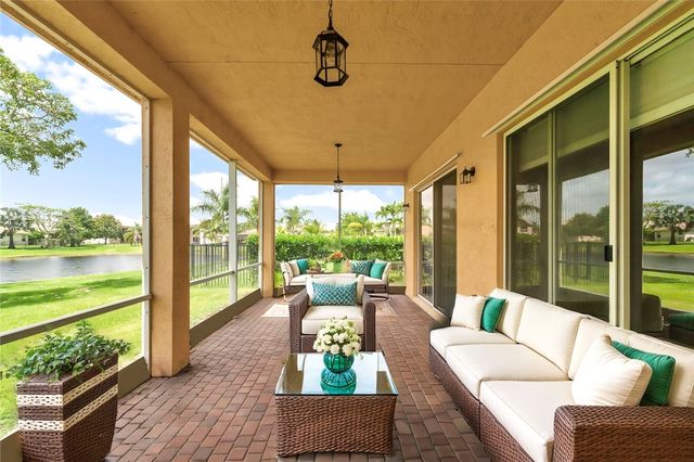 2365 Lake Ibis Lane SW, Vero Beach, FL 32962