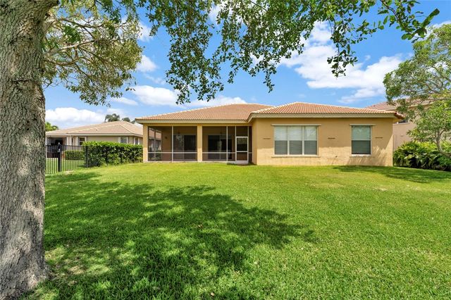2365 Lake Ibis Lane SW, Vero Beach, FL 32962