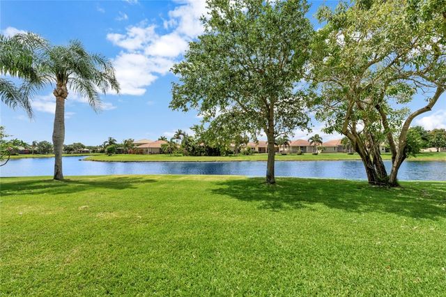 2365 Lake Ibis Lane SW, Vero Beach, FL 32962
