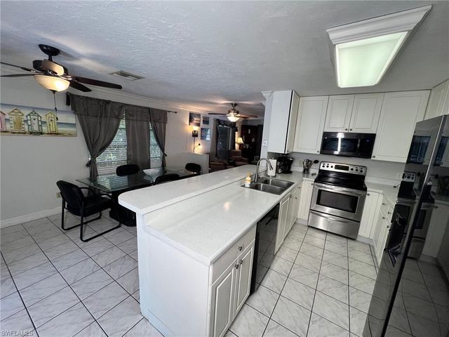 690 95th AVE N, Naples, FL 34108