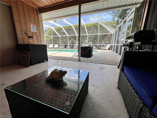 690 95th AVE N, Naples, FL 34108