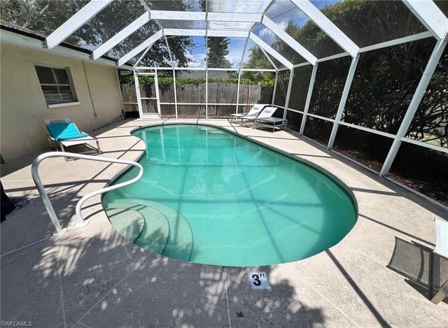 690 95th AVE N, Naples, FL 34108