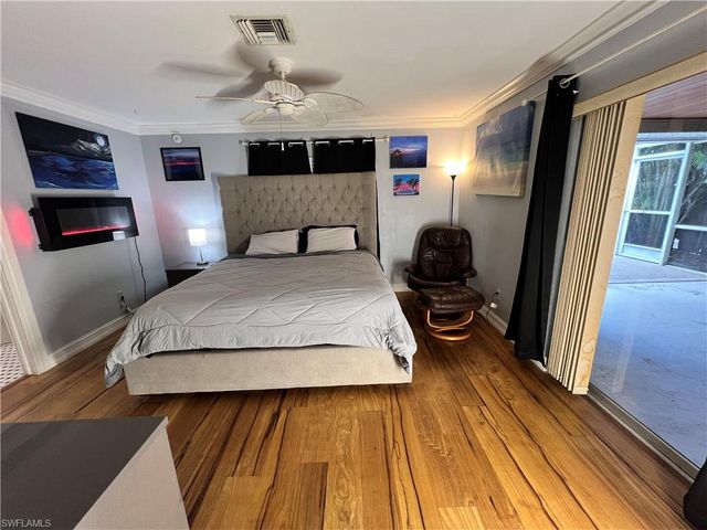 690 95th AVE N, Naples, FL 34108