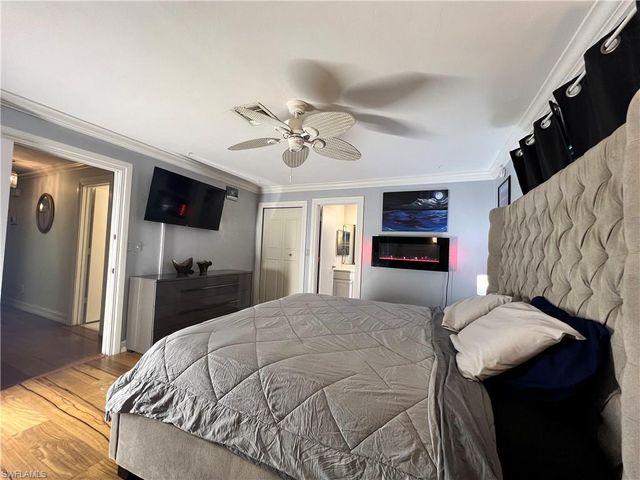 690 95th AVE N, Naples, FL 34108