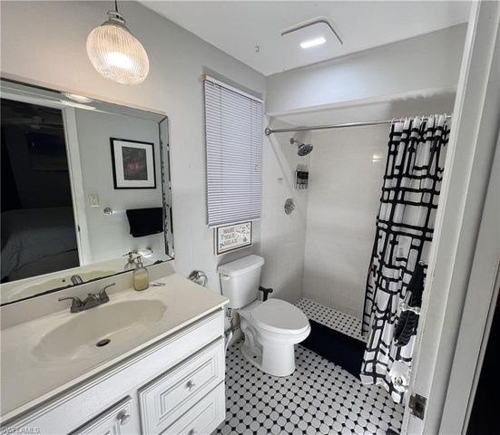 690 95th AVE N, Naples, FL 34108