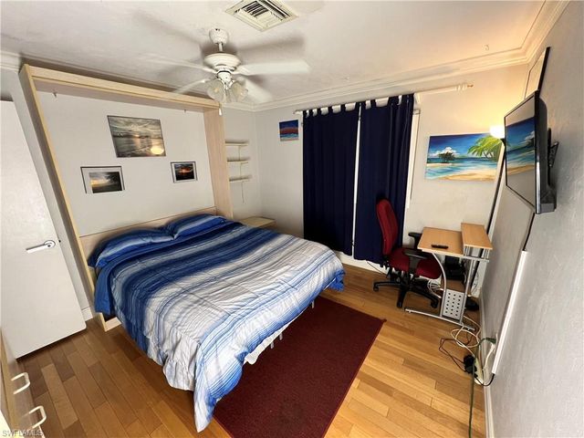 690 95th AVE N, Naples, FL 34108