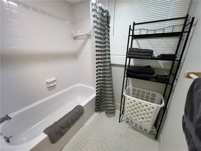 690 95th AVE N, Naples, FL 34108