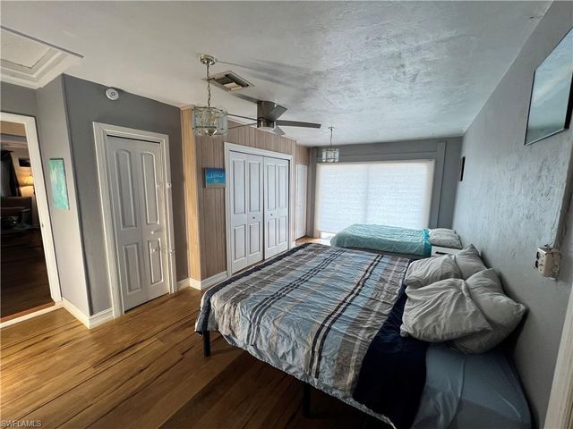 690 95th AVE N, Naples, FL 34108