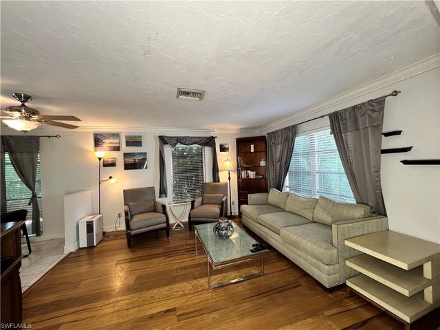 690 95th AVE N, Naples, FL 34108