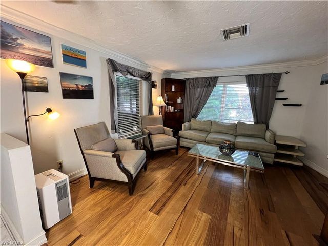 690 95th AVE N, Naples, FL 34108