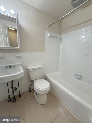 1216 WILLIAM ST, Fredericksburg, VA 22401