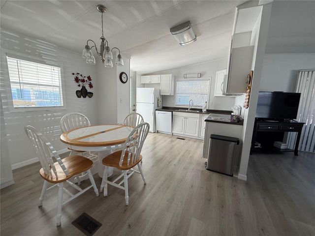 102 ROBIN LANE, Wildwood, FL 34785