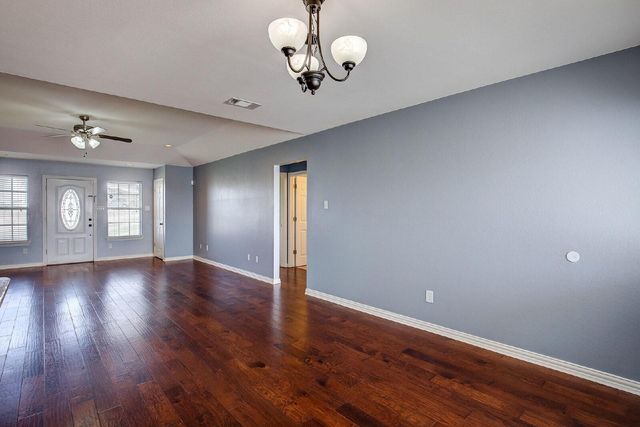 1021 Dominique Drive, Weatherford, TX 76087