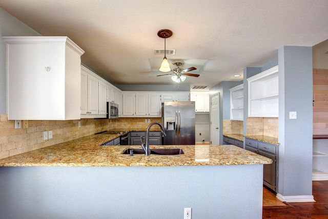 1021 Dominique Drive, Weatherford, TX 76087