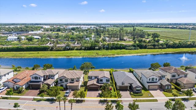 8779 Grand Prix Lane, Boynton Beach, FL 33472