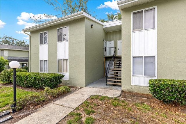 608 FAIRWAYS CIRCLE B, Ocala, FL 34472