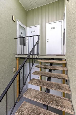 608 FAIRWAYS CIRCLE B, Ocala, FL 34472