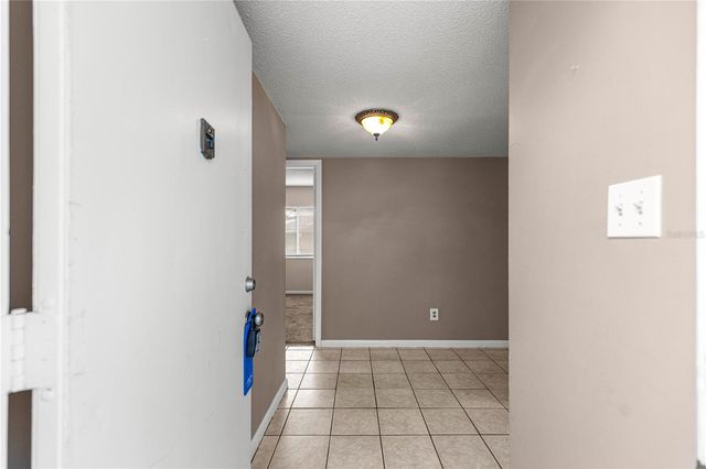 608 FAIRWAYS CIRCLE B, Ocala, FL 34472