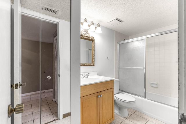 608 FAIRWAYS CIRCLE B, Ocala, FL 34472
