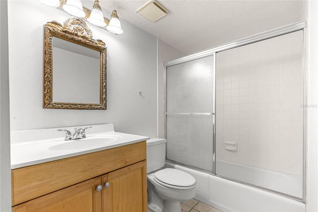608 FAIRWAYS CIRCLE B, Ocala, FL 34472