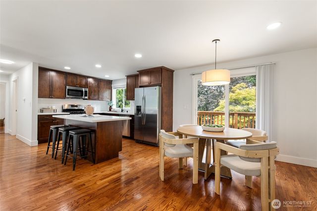 8618 NE 137th Street, Kirkland, WA 98034