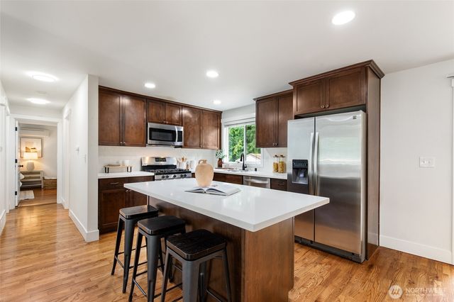 8618 NE 137th Street, Kirkland, WA 98034