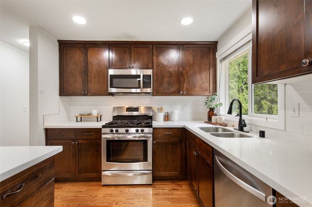 8618 NE 137th Street, Kirkland, WA 98034