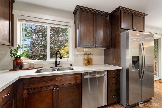 8618 NE 137th Street, Kirkland, WA 98034