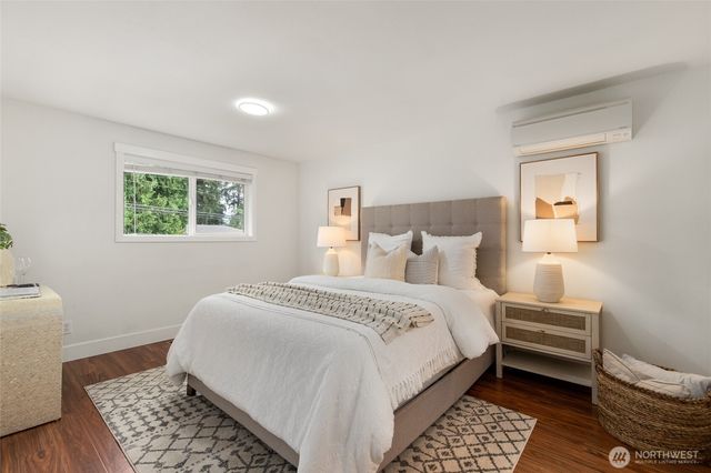8618 NE 137th Street, Kirkland, WA 98034