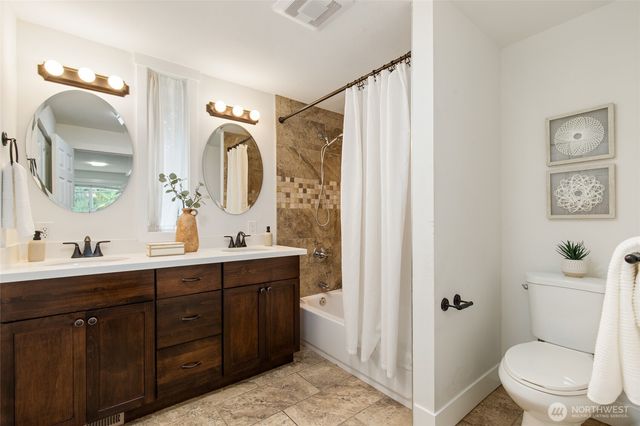 8618 NE 137th Street, Kirkland, WA 98034