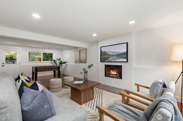 8618 NE 137th Street, Kirkland, WA 98034