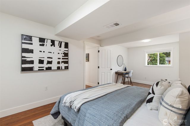 8618 NE 137th Street, Kirkland, WA 98034