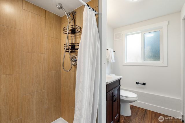 8618 NE 137th Street, Kirkland, WA 98034