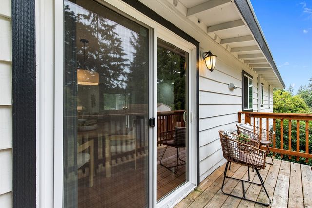 8618 NE 137th Street, Kirkland, WA 98034