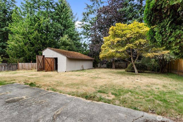 8618 NE 137th Street, Kirkland, WA 98034