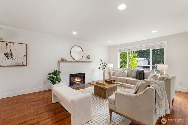 8618 NE 137th Street, Kirkland, WA 98034