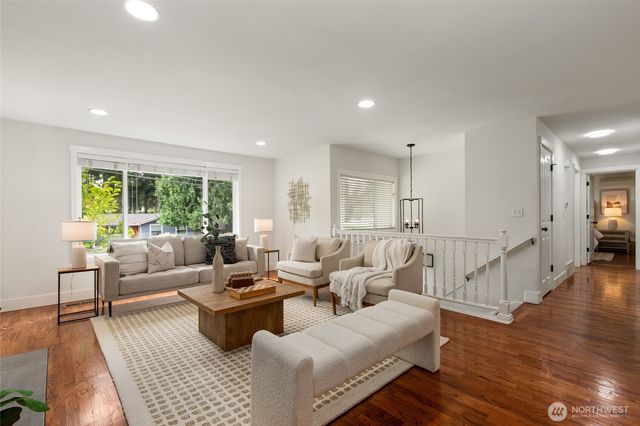 8618 NE 137th Street, Kirkland, WA 98034