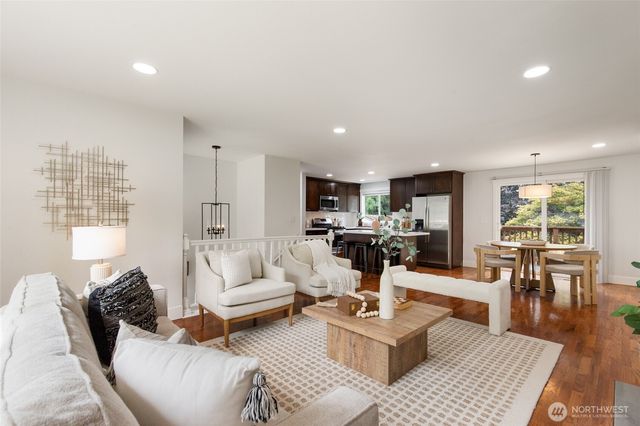 8618 NE 137th Street, Kirkland, WA 98034