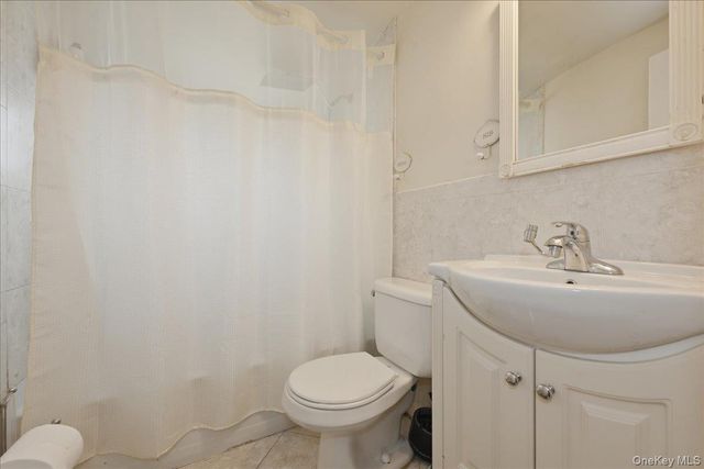 44 Cliff Lane, Levittown, NY 11756