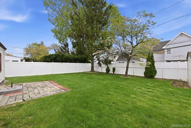 44 Cliff Lane, Levittown, NY 11756