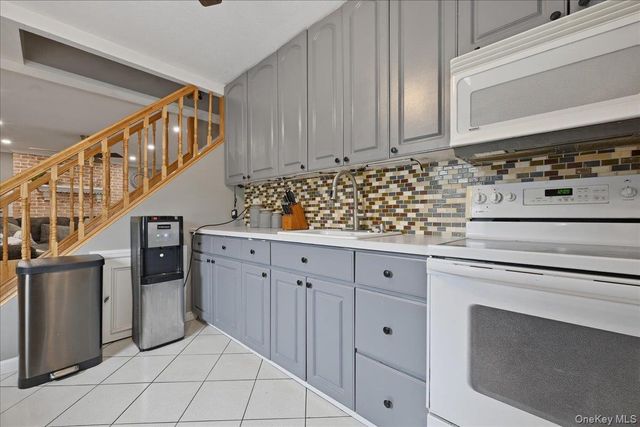 44 Cliff Lane, Levittown, NY 11756
