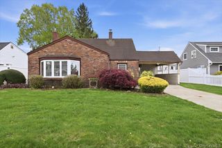 44 Cliff Lane, Levittown, NY 11756