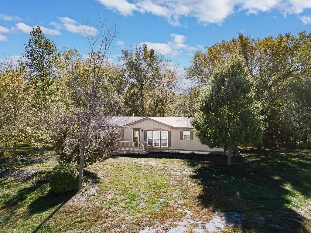 18327 State Avenue, Tonganoxie, KS 66086