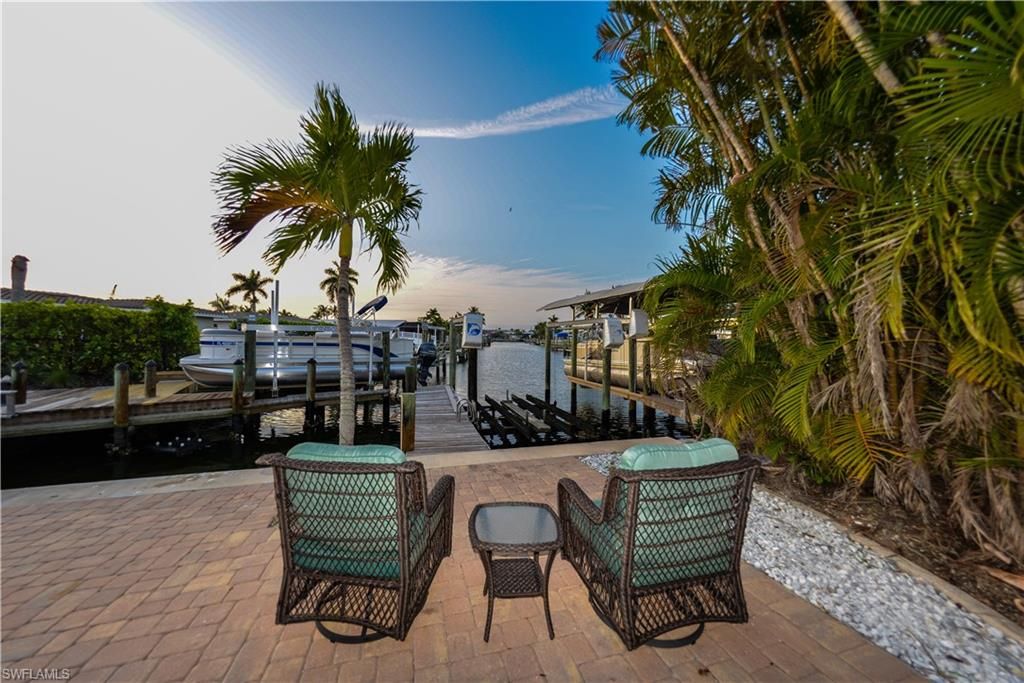 220 Albatross ST, FORT MYERS BEACH, FL 33931 — photo 2