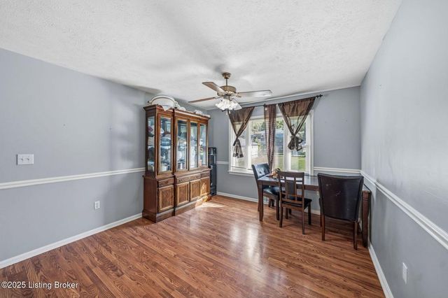 7508 Pimlico Dr, Louisville, KY 40214